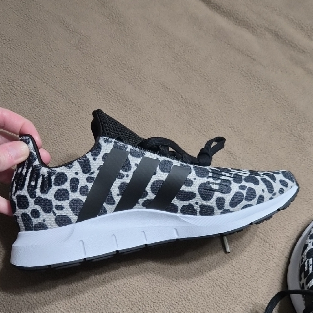 Adidas Black and Grey Patterned Swift Run 1.0 Sneakers Size 7 NWT - Picture 12 of 14
